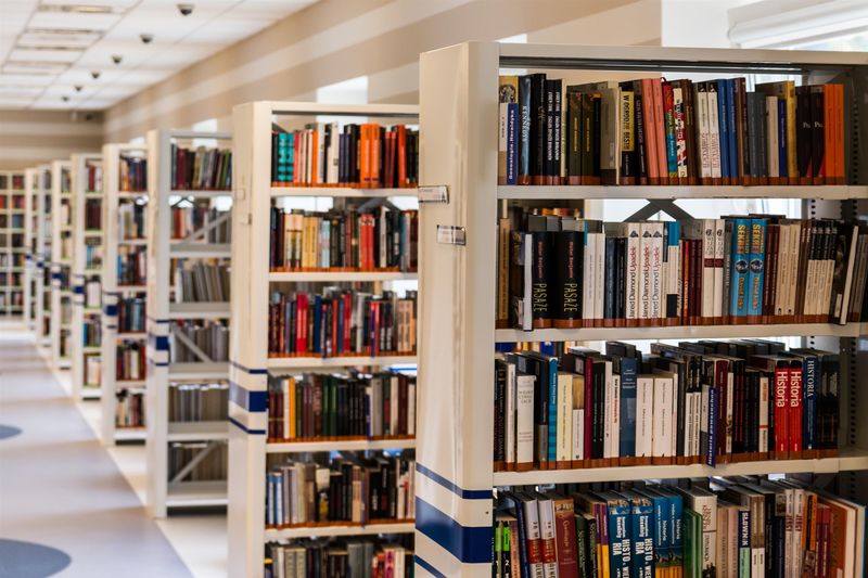 Kültür ve Edebiyat Sohbetleri: Kaliteli Chat Platformlarında Sanat Konuşmak